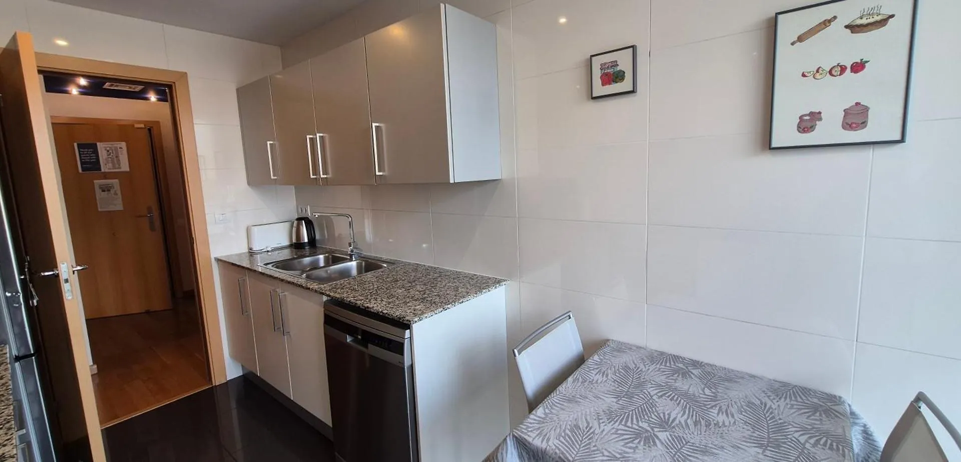 Apartamento En Avenida Diagonal - Torre Glorias - Angeles Terraza Barcelona 0*,  Hiszpania